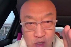 杰伦威谈东契奇受伤：我本可拿球反击，但我让球出界，好让他缓缓